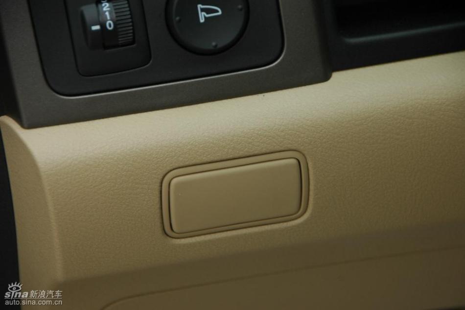 CR-V2.0两驱都市版自动挡内饰