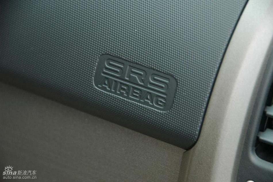 CR-V2.0两驱都市版自动挡内饰