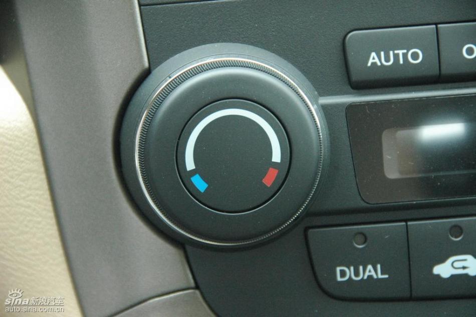 CR-V2.4豪华版AT内饰