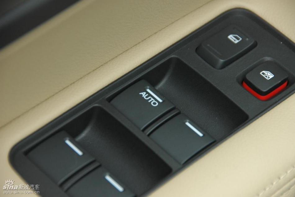 CR-V2.4豪华版AT内饰