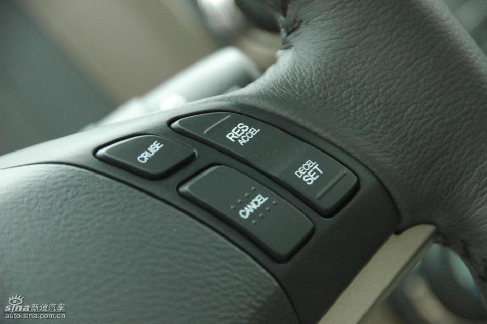 CR-V2.4豪华版AT内饰