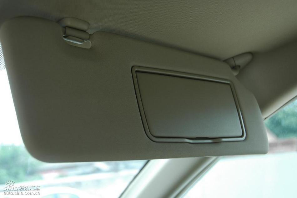 CR-V2.4豪华版AT内饰