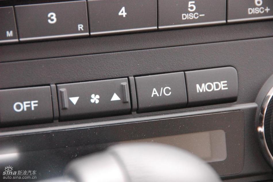 CR-V2.4豪华版AT内饰