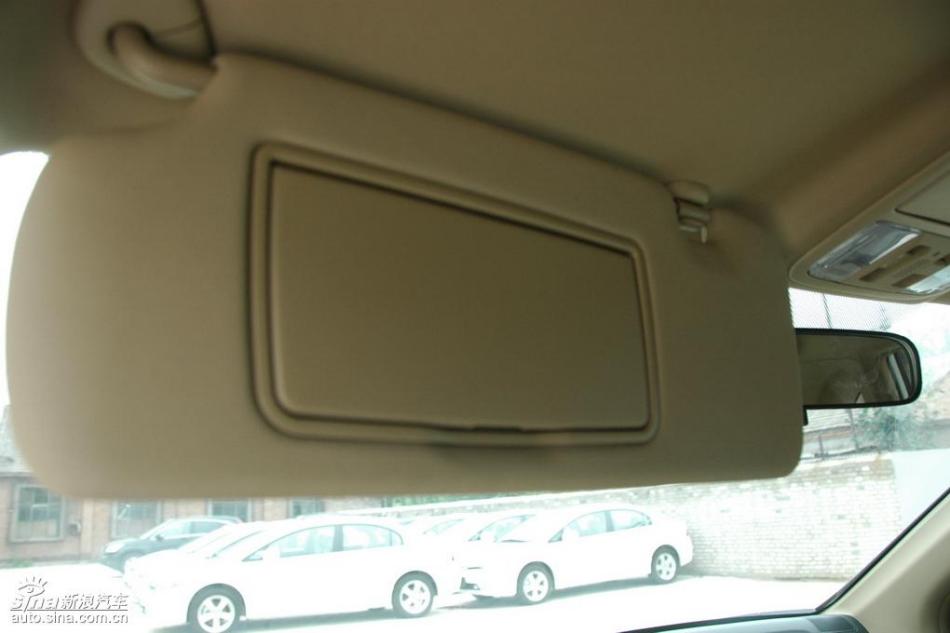 CR-V2.4豪华版AT内饰