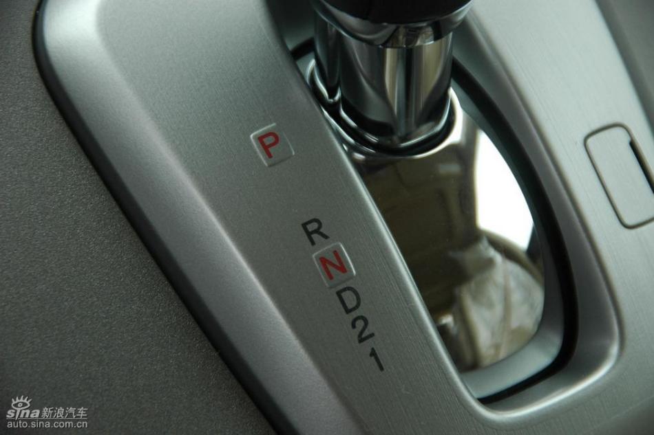 CR-V2.4豪华版AT内饰