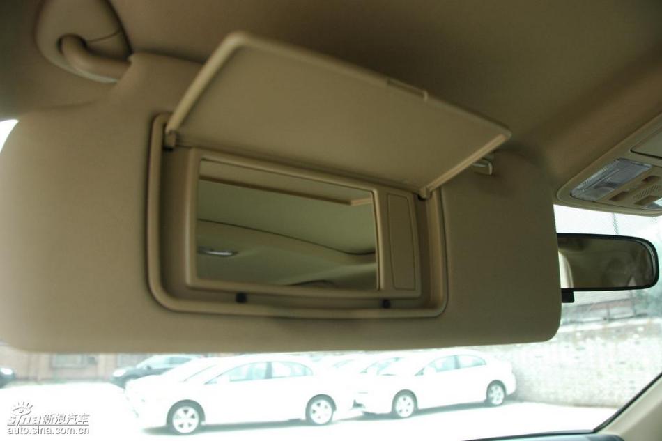 CR-V2.4豪华版AT内饰