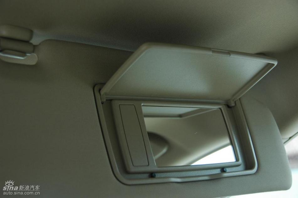 CR-V2.4豪华版AT内饰