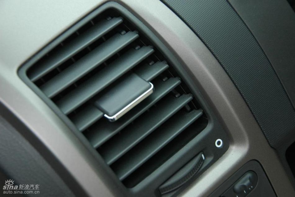 CR-V2.4豪华版AT内饰