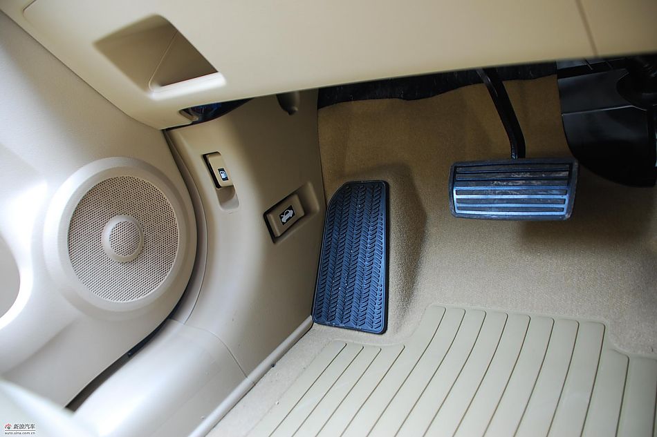 新浪试驾2010款CRV图集-内饰