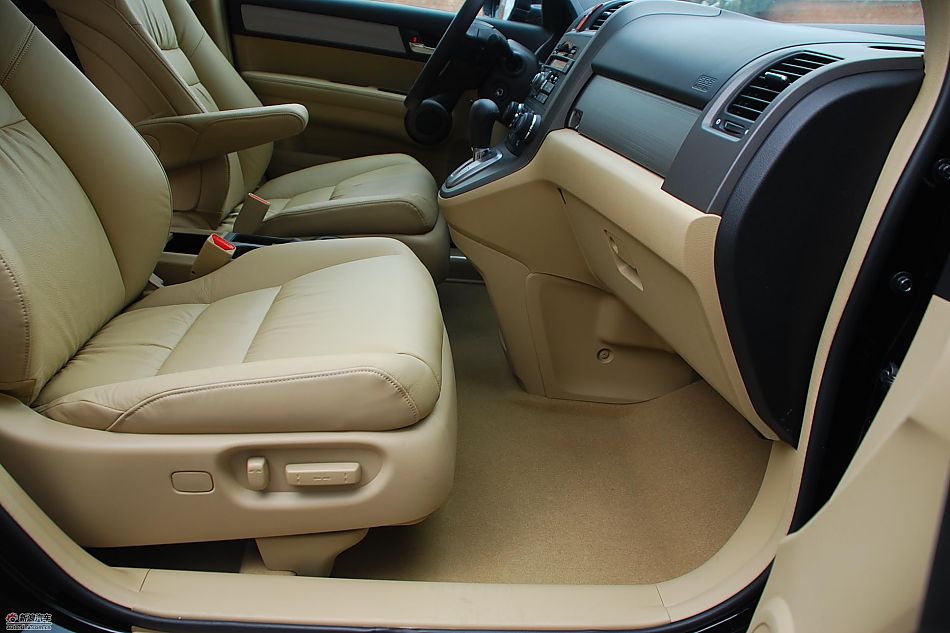 新浪试驾2010款CRV图集-内饰