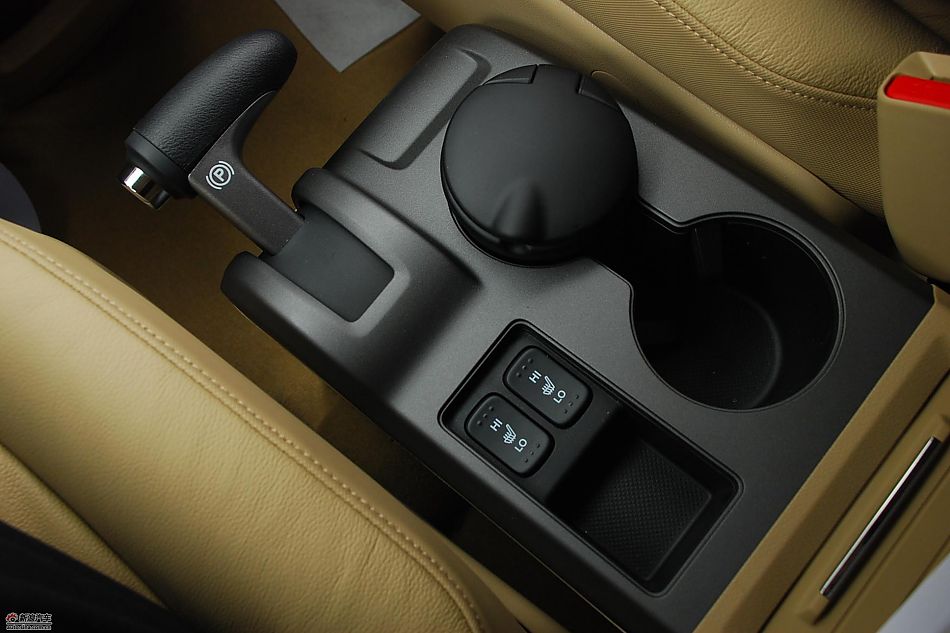 新浪试驾2010款CRV图集-内饰