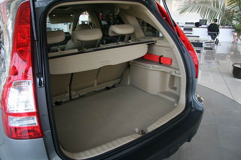 东风本田新CR-V后备厢