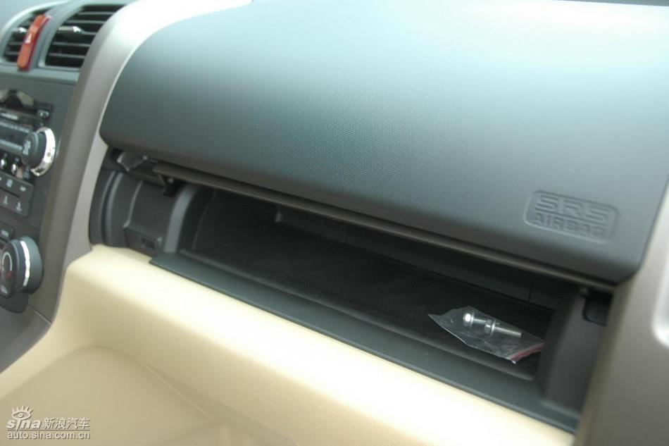 CR-V2.0两驱都市版自动挡内饰