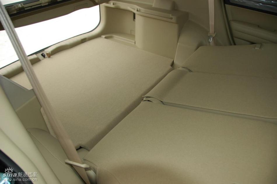 CR-V2.0两驱都市版自动挡内饰