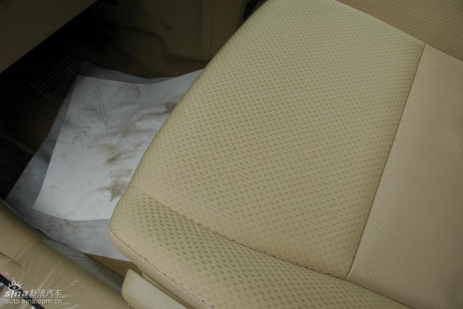 CR-V2.0两驱都市版自动挡内饰