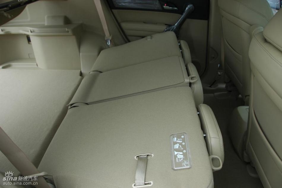 CR-V2.0两驱都市版自动挡内饰