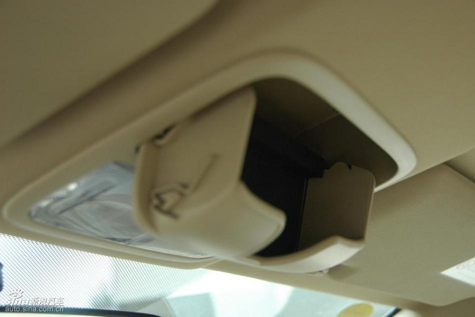 CR-V2.0两驱都市版自动挡内饰