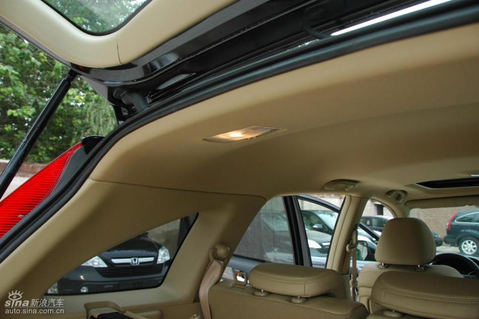 CR-V2.0两驱都市版自动挡内饰