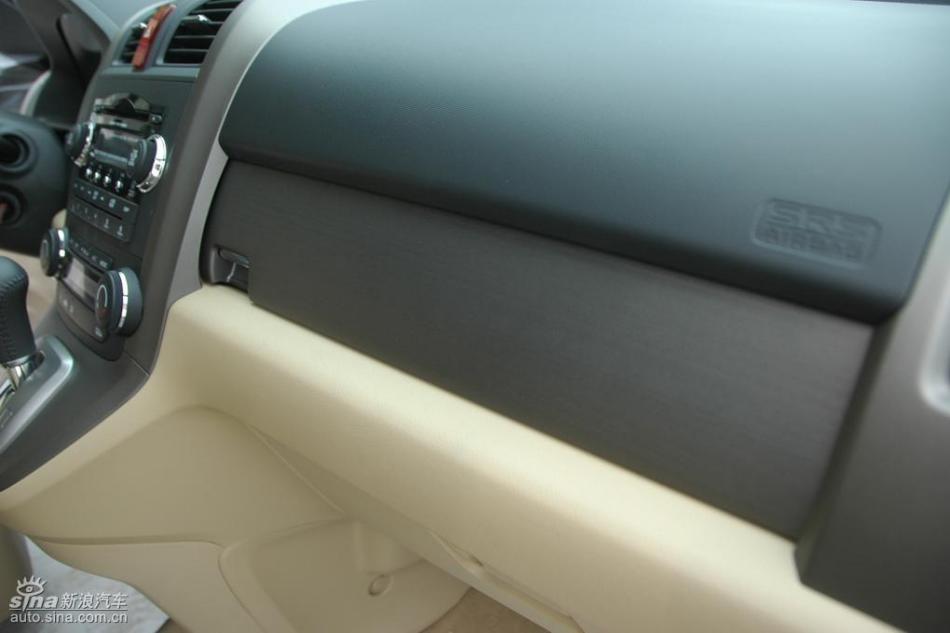 CR-V2.0两驱都市版自动挡内饰