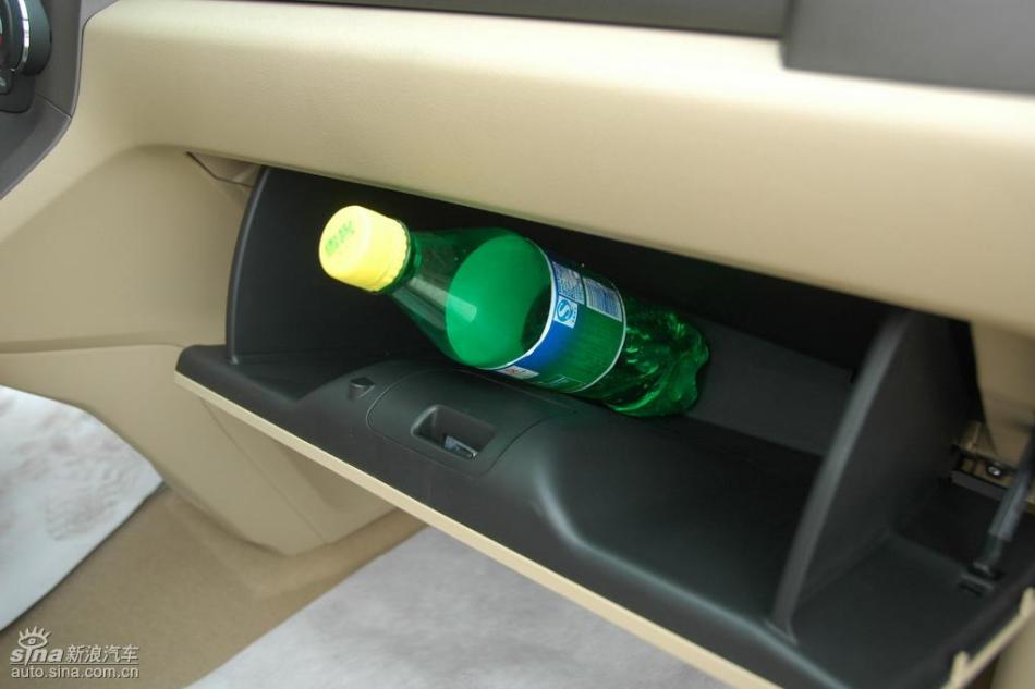 CR-V2.0两驱都市版自动挡内饰