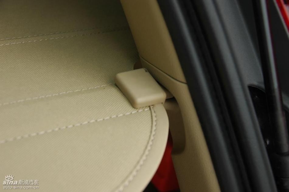 CR-V2.0两驱都市版自动挡内饰