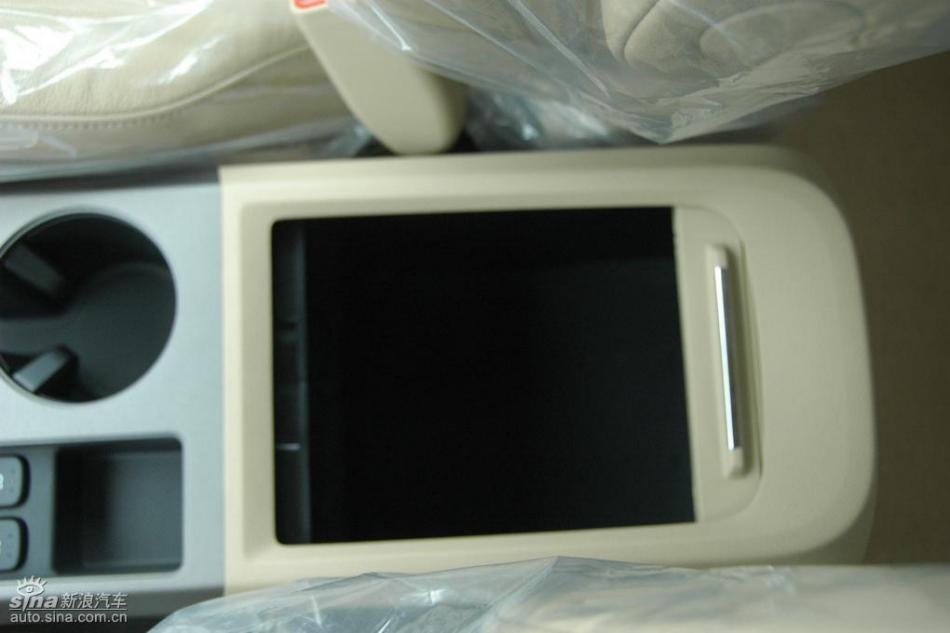 CR-V2.4尊贵版AT内饰