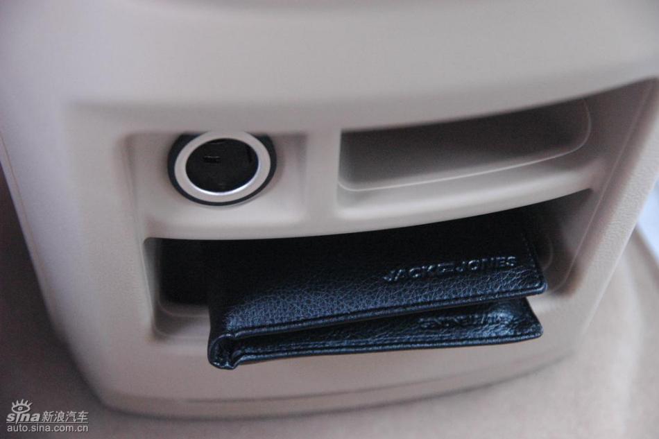 CR-V2.4尊贵版AT内饰