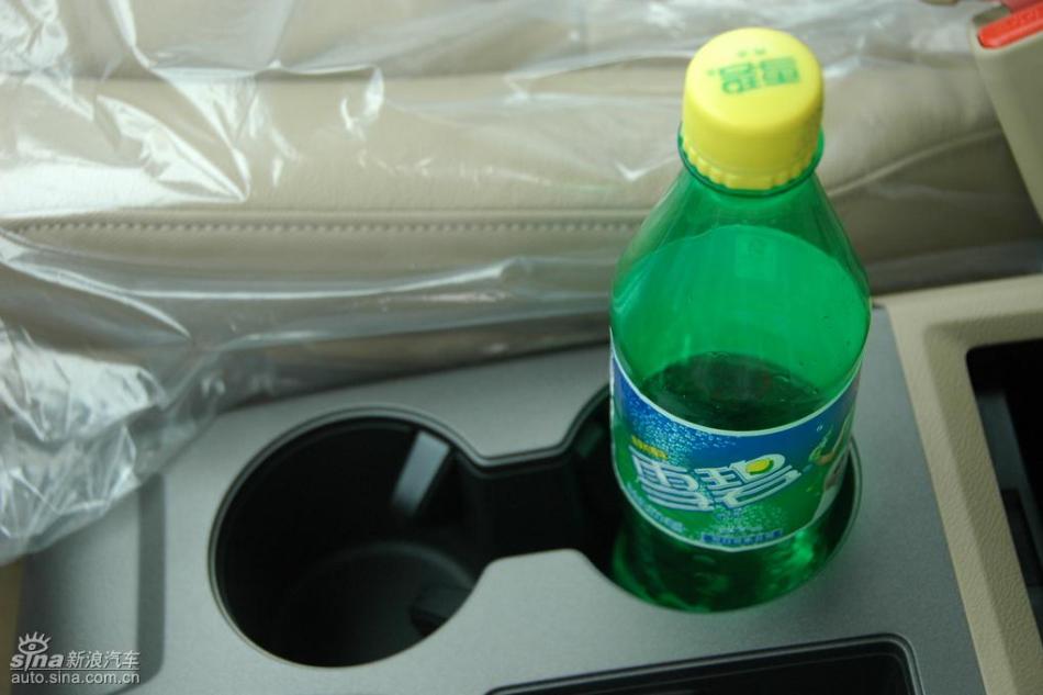 CR-V2.4尊贵版AT内饰