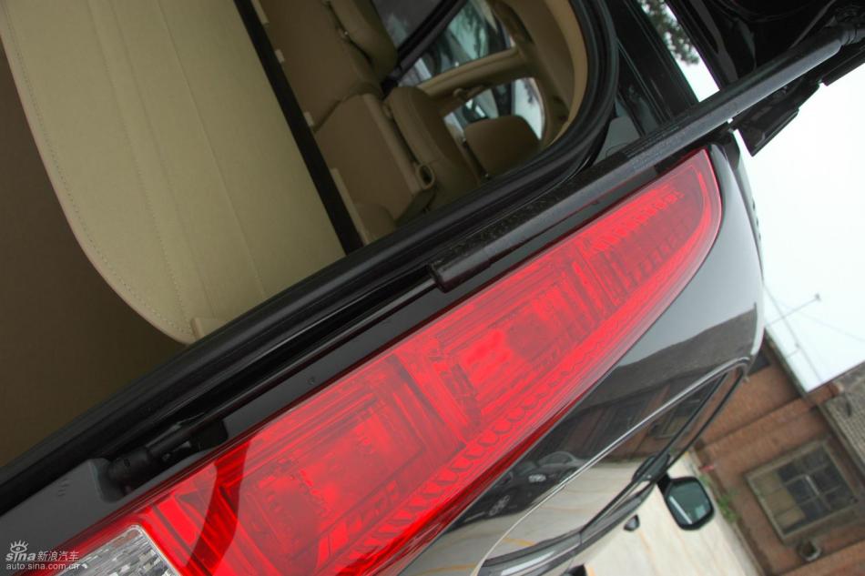 CR-V2.0两驱都市版自动挡内饰