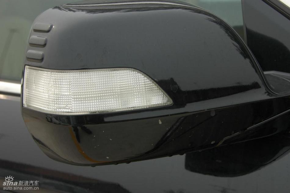 CR-V2.4豪华版AT外观