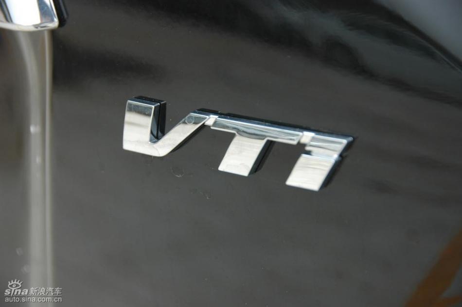 CR-V2.4豪华版AT外观