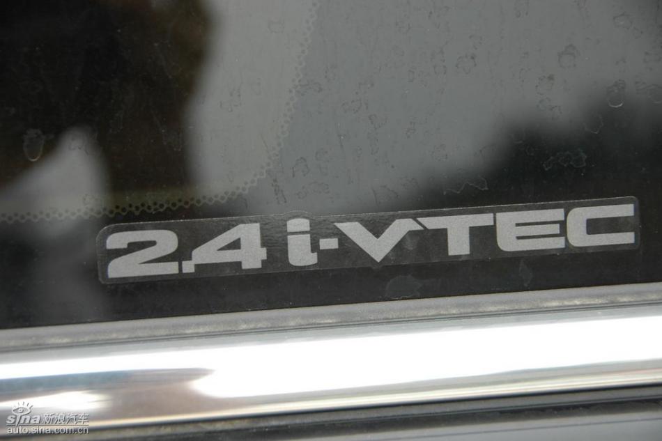 CR-V2.4豪华版AT外观