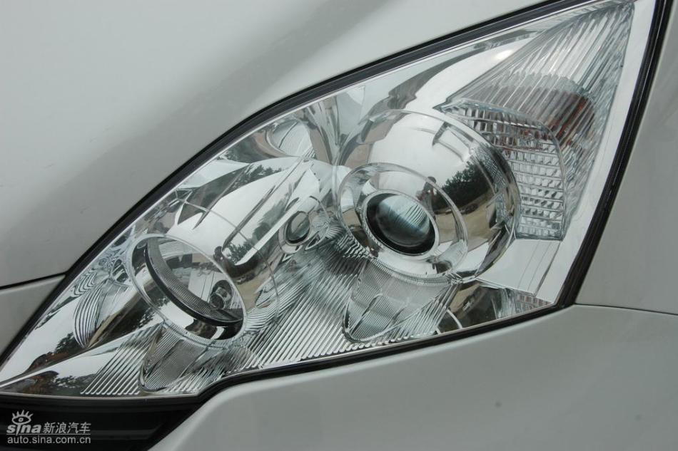 CR-V2.4尊贵版AT外观