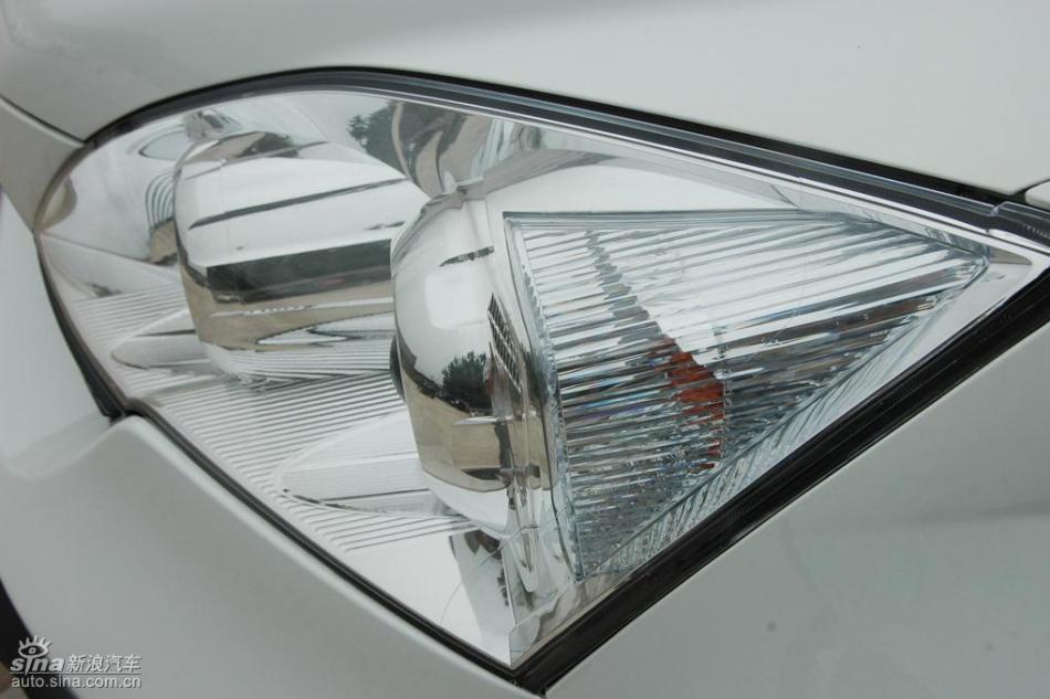 CR-V2.4尊贵版AT外观