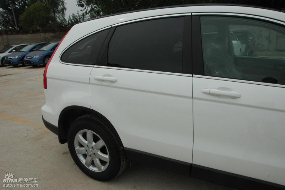 CR-V2.4尊贵版AT外观