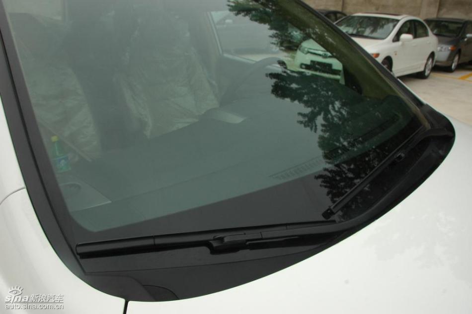 CR-V2.4尊贵版AT外观