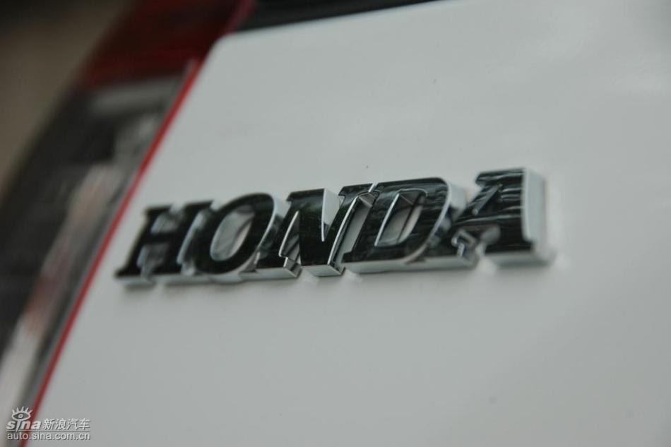 CR-V2.4尊贵版AT外观