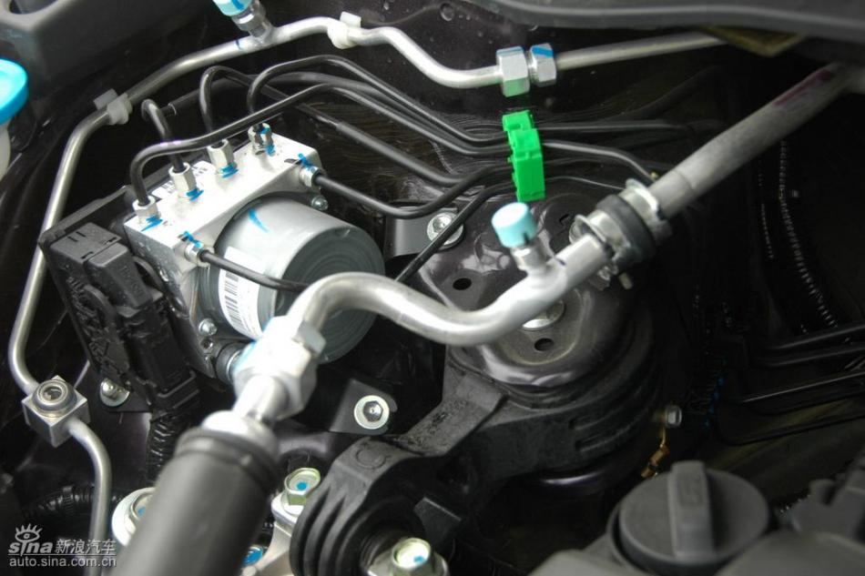 CR-V2.0两驱都市版自动挡发动机