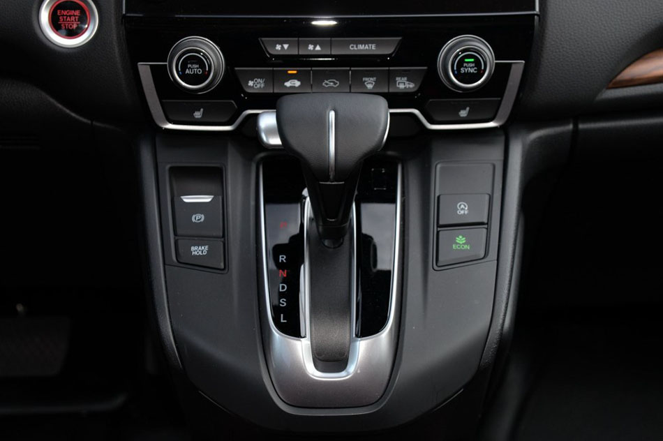 2017款 240TURBO 自动四驱尊耀版 内饰