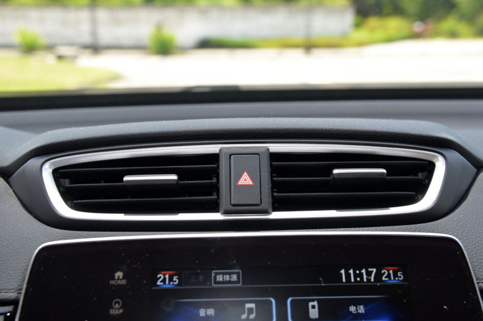 2017款 240TURBO 自动四驱尊耀版 内饰