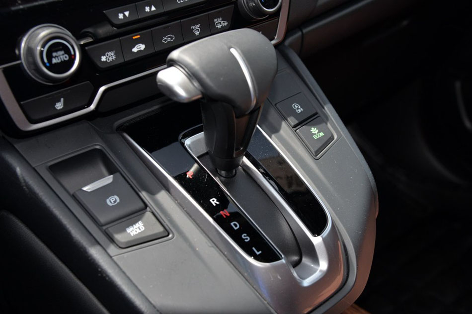 2017款 240TURBO 自动四驱尊耀版 内饰