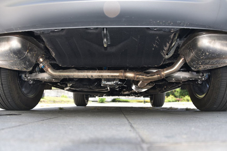 2017款 240TURBO 自动四驱尊耀版 引擎地盘