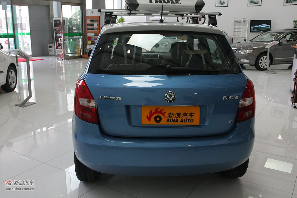 2011款晶锐1.6手动酷黑版