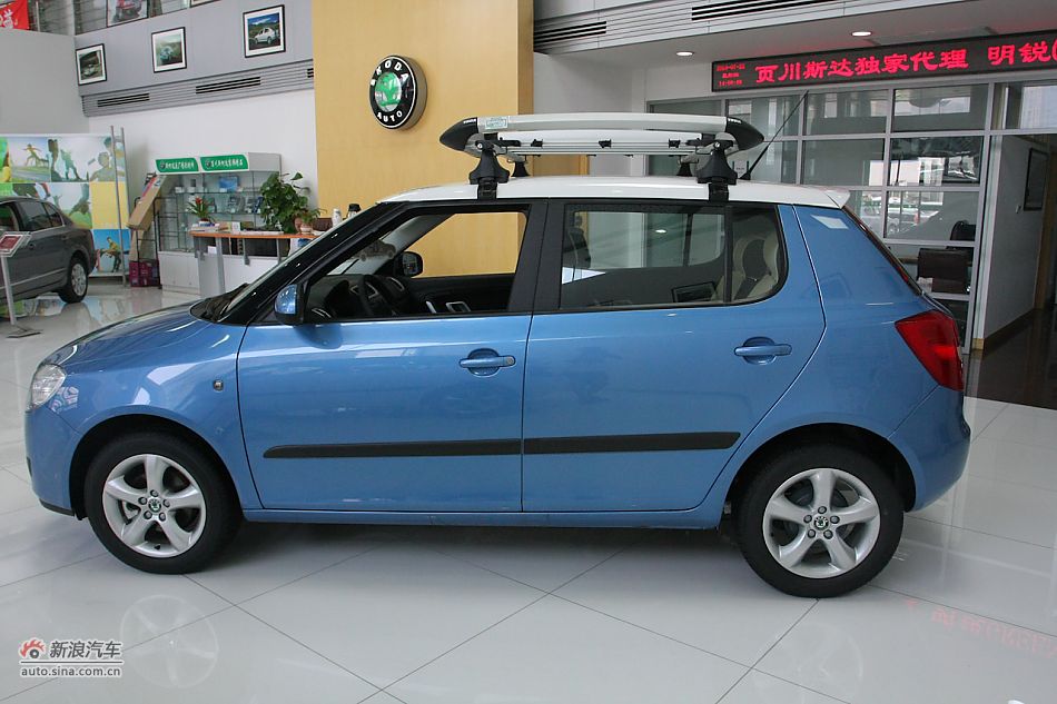 2011款晶锐1.6手动酷黑版