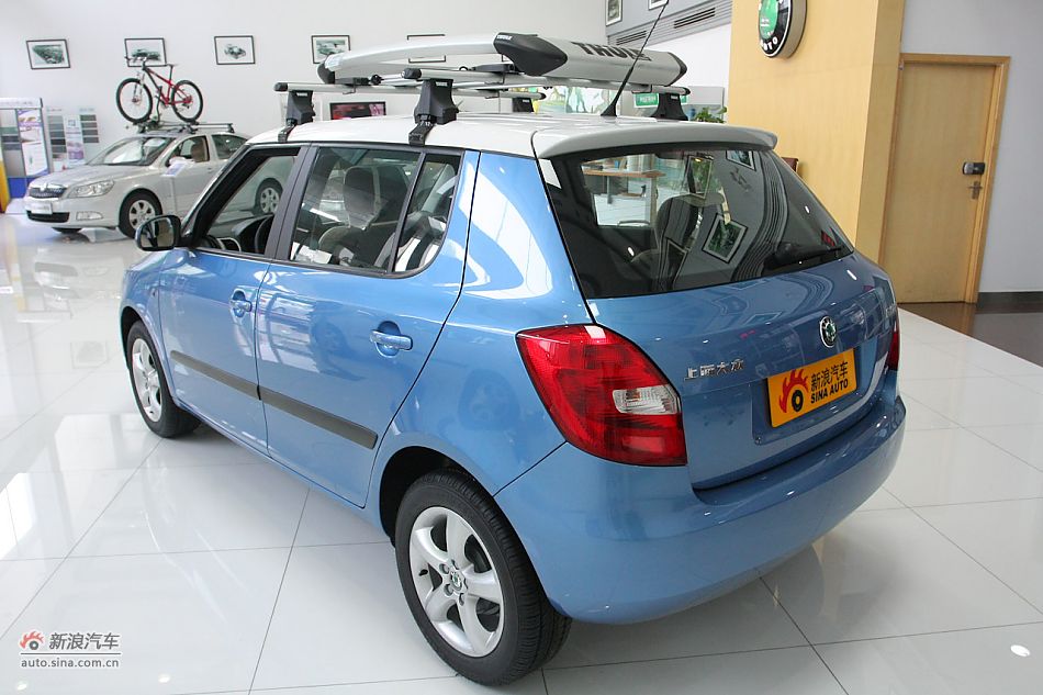 2011款晶锐1.6手动酷黑版