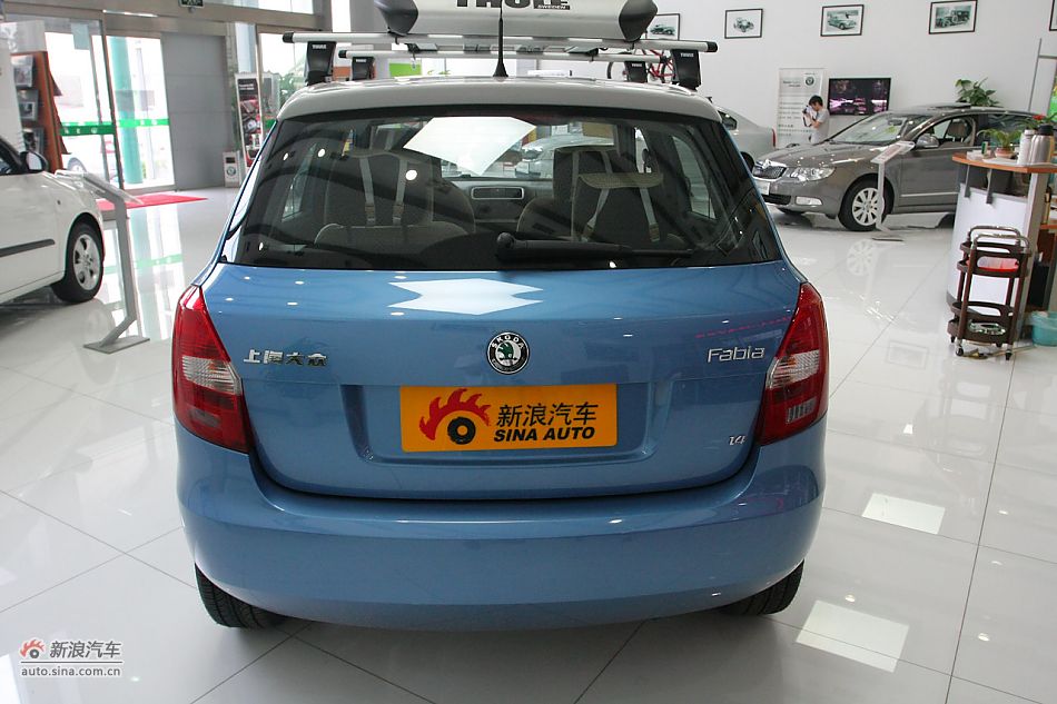 2011款晶锐1.6手动酷黑版