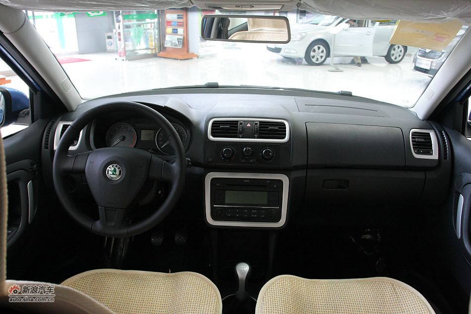 2011款晶锐1.6手动酷黑版