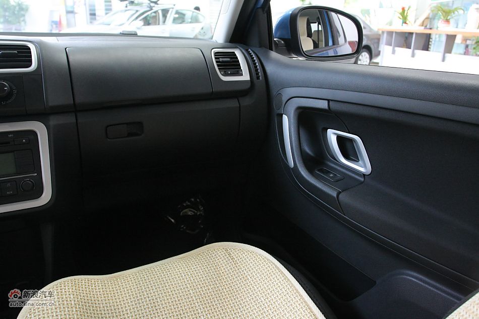 2011款晶锐1.6手动酷黑版