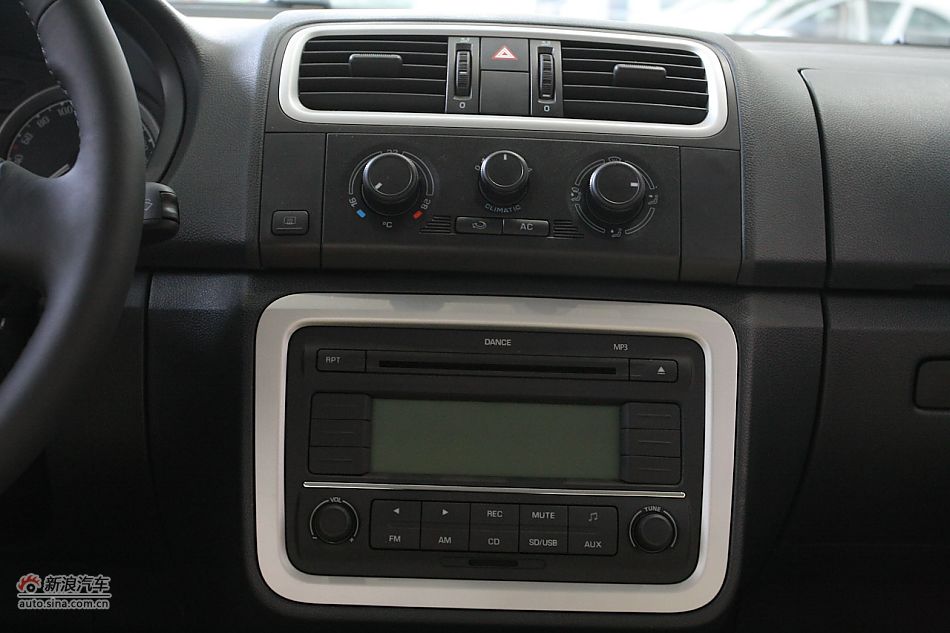 2011款晶锐1.6手动酷黑版