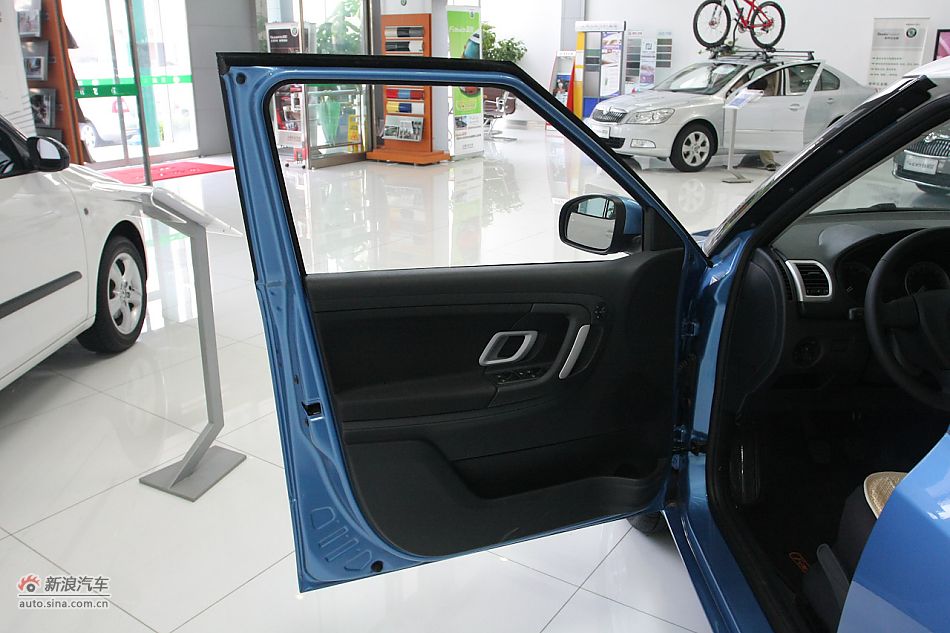 2011款晶锐1.6手动酷黑版